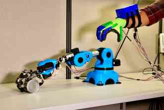 At their fingertips: Helping surgeons gain better control of robotic hands