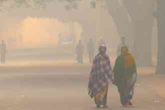 Extreme heat, severe pollution pose dual threat to South Asia, study says